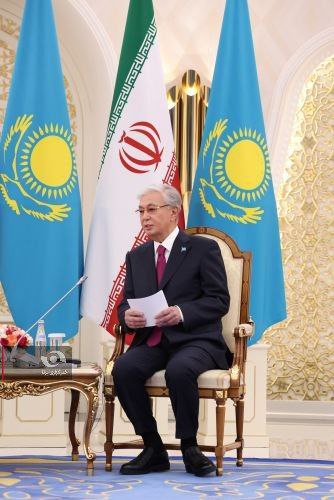 عکس/ دیدار دوجانبه روسای جمهور ایران و قزاقستان