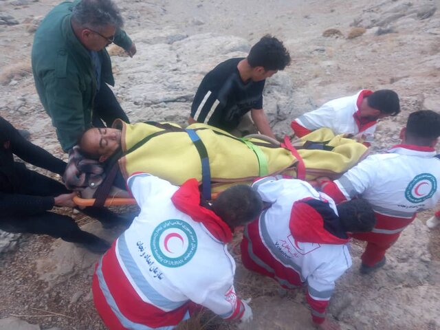 راننده اتوبوس واژگون شده تهران به یاسوج زنده پیدا شد