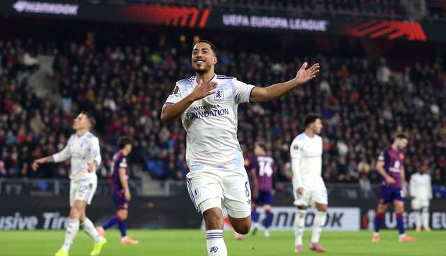 دوران خوش امری در ویلا