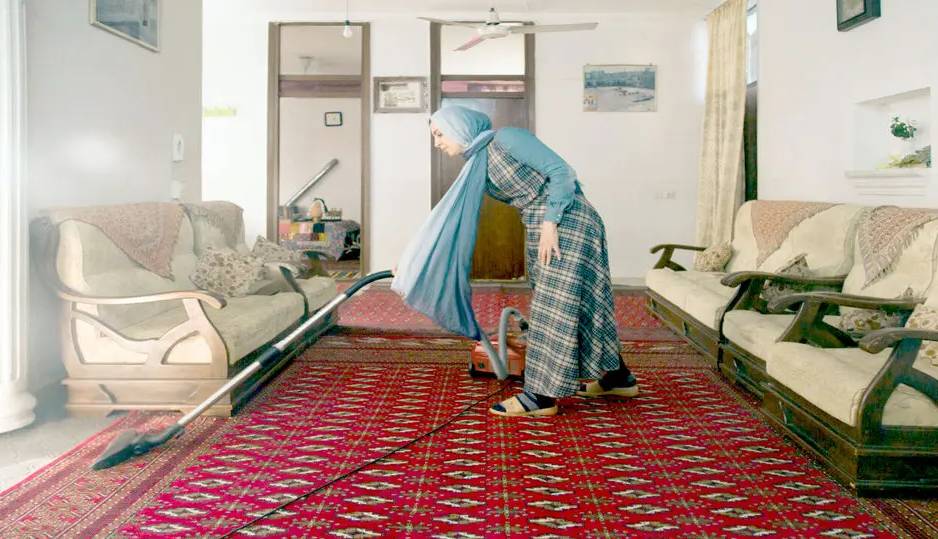 زنان خانهدار سهشیفت کار میکنند