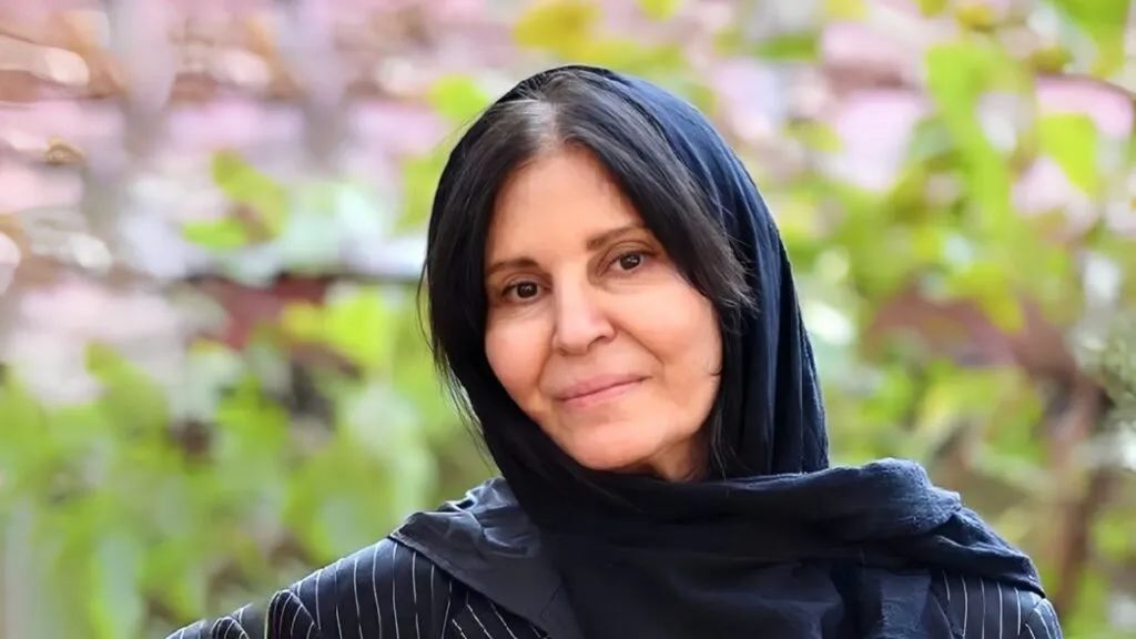 حرکات عجیب بازیگر سریال آنام در یک دورهمی