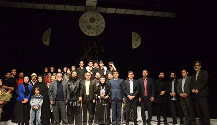 «کنگلومرا» در تالار «ماه» حوزه هنری لرستان به روی صحنه رفت