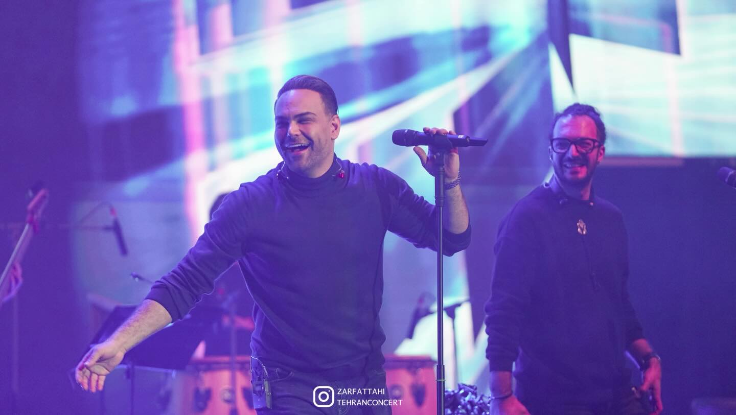 لحظه خواستگاری سیامک عباسی از یک دختر در کنسرت