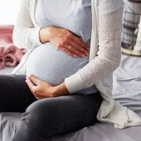 فرق پارگی کیسه آب با ترشحات عادی چیه؟