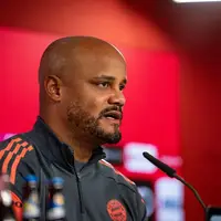 ونسان کمپانی: این حجم از گلزنی لنارت کارل در 17 سالگی طبیعی نیست