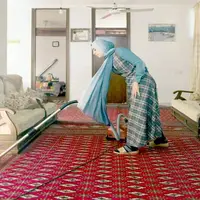 زنان خانه‌دار سه‌شیفت کار می‌کنند