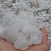 بارش سنگین تگرگ در یکی از نقاط استان فارس