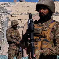 درگیری نظامیان پاکستانی و افراد مسلح