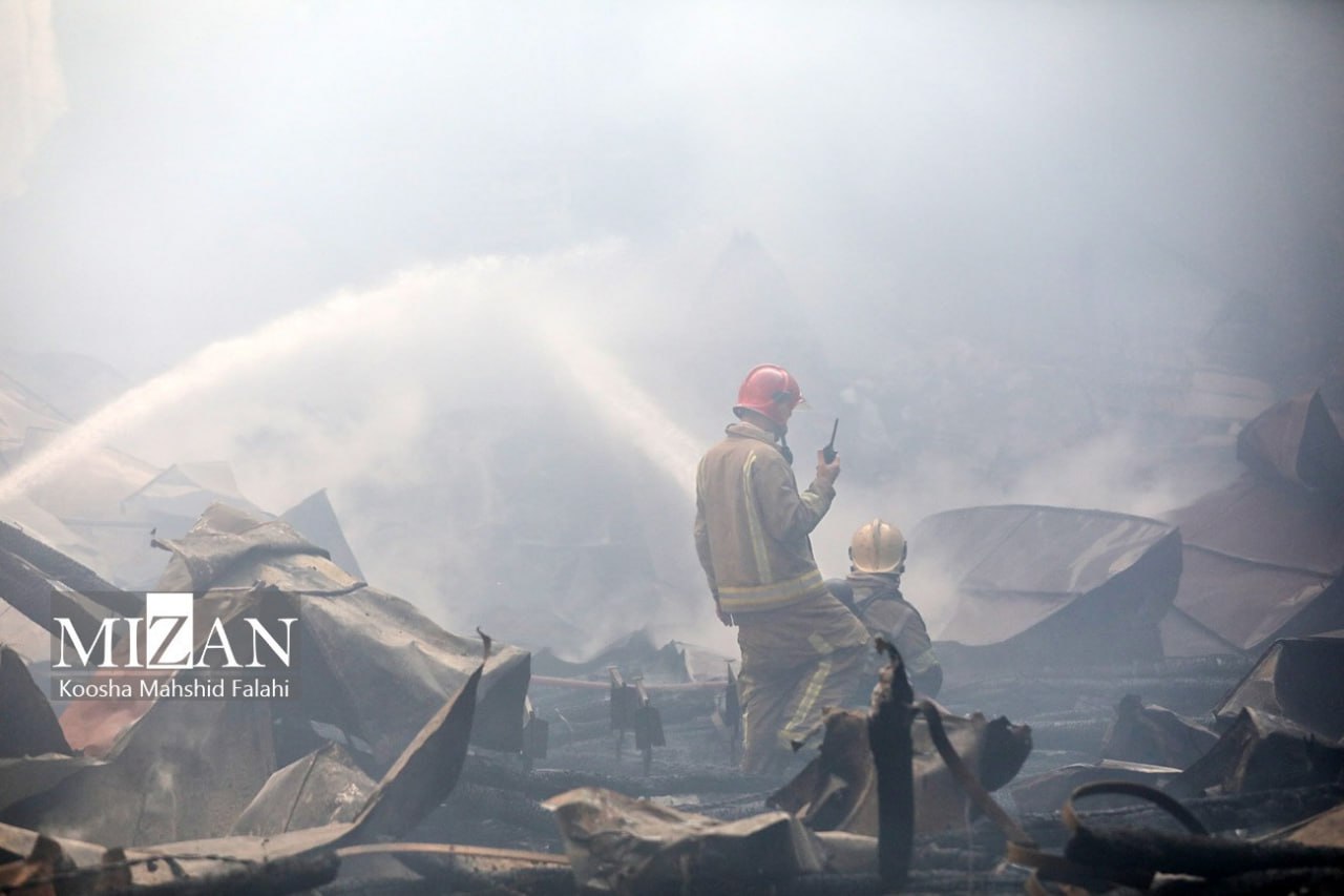 عکس/ آتشسوزی سینما ایران در لالهزار