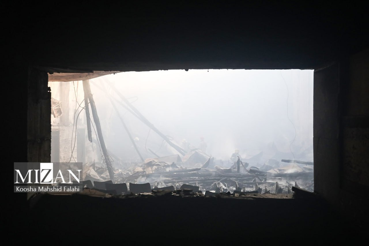 عکس/ آتشسوزی سینما ایران در لالهزار