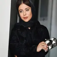 استایل خاص الهام اخوان در پشت صحنه نمایش «جشن»