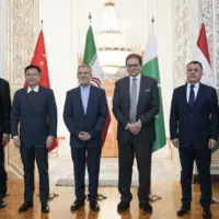 عکس یادگاری حاضران شرکت کننده در نشست تهران