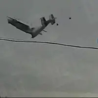 هواپیمای آنتونوف روسی قبل از سقوط روی هوا نصف شد