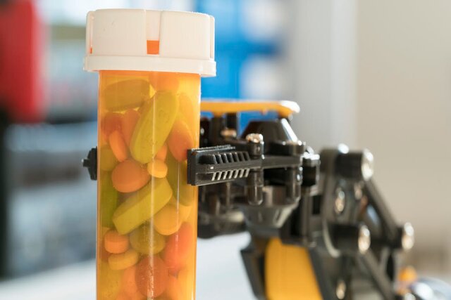 آیا هوش مصنوعی میتواند دارو تجویز کند؟