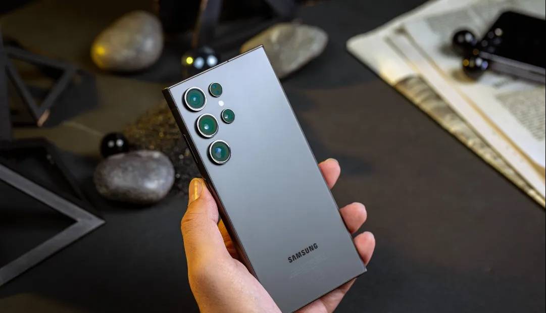 شوک به بازار موبایل؛ رم ۱۶ گیگابایتی از گوشیها حذف میشود؟