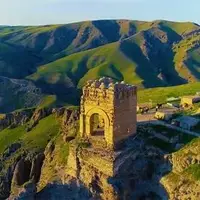 قلعه ضحاک با بیش از سه هزار سال قدمت