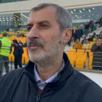 مایلیکهن: دبیر برای دیده شدن تسبیح دستش نمیگیرد