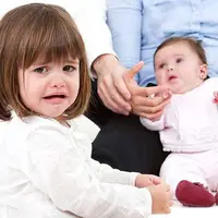 توجه به فرزند بزرگتر را پس از تولد فرزند بعدی فراموش نکنید