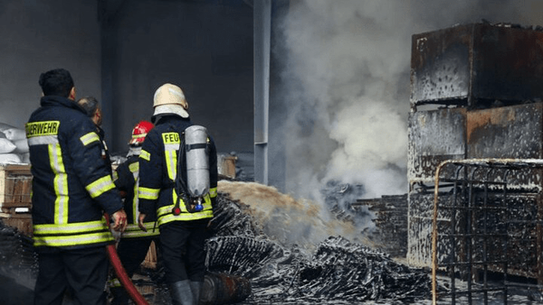 حریق سوله&zwnj; تجهیزات الکترونیکی در اصفهان؛ تاکنون ۸ نفر مصدوم شدند