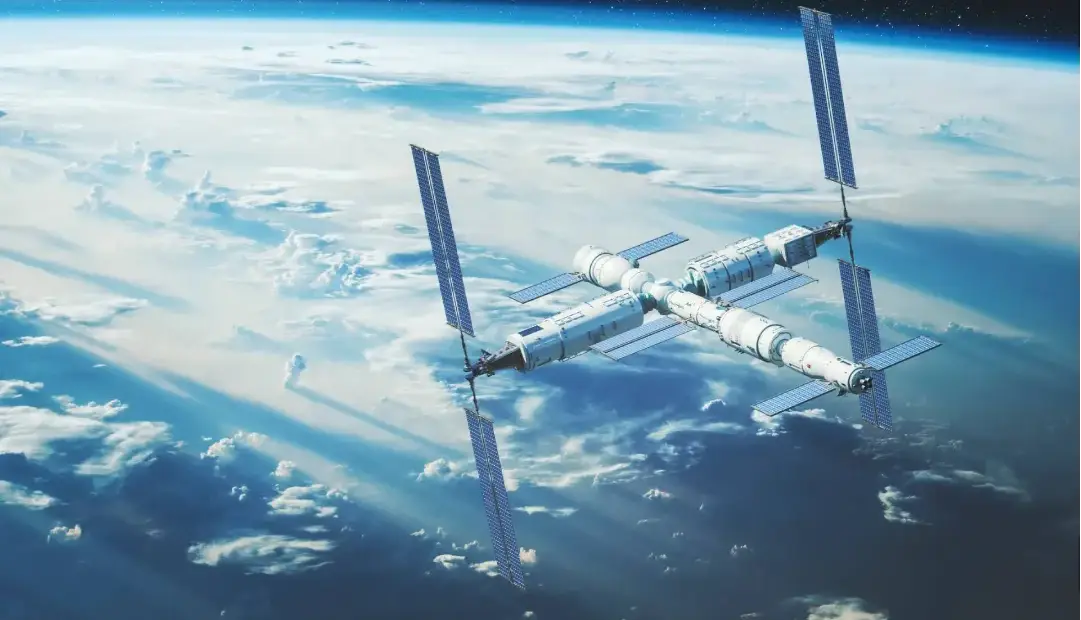 فضانوردان چینی ایستگاه فضایی تیانگونگ را دربرابر زبالههای فضایی زرهپوش کردند