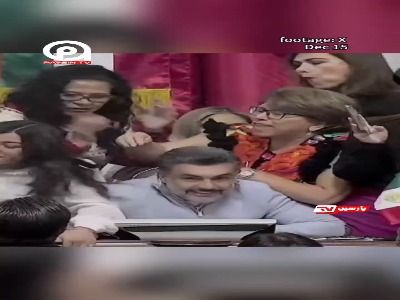 گیس و گیسکشی و هرجومرج در پارلمان مکزیک!
