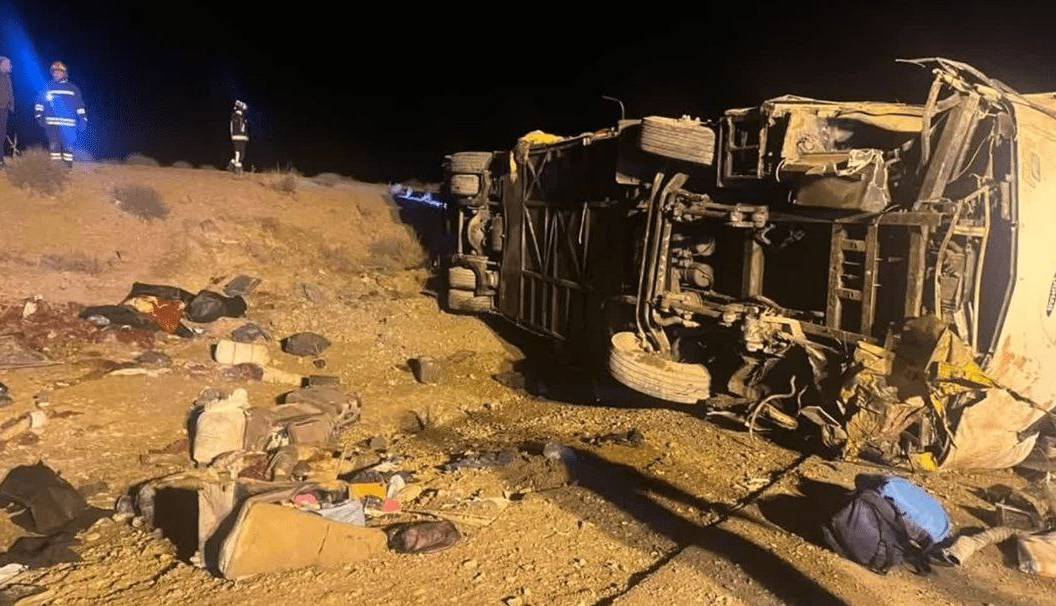 واژگونی اتوبوس اصفهان- تهران با 13 کشته