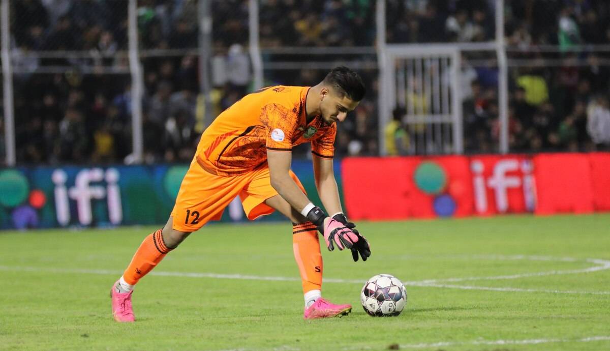 دروازهبان خیبر: مقابل استقلال حقمان برد بود