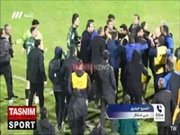 نمایی جدید از درگیری بین اعضای کادر فنی استقلال و خیبر در پایان بازی