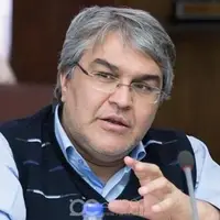 استاد دانشگاه: واردات خودرو باعث افزایش نرخ ارز شد