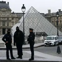 «لوور» تعطیل شد