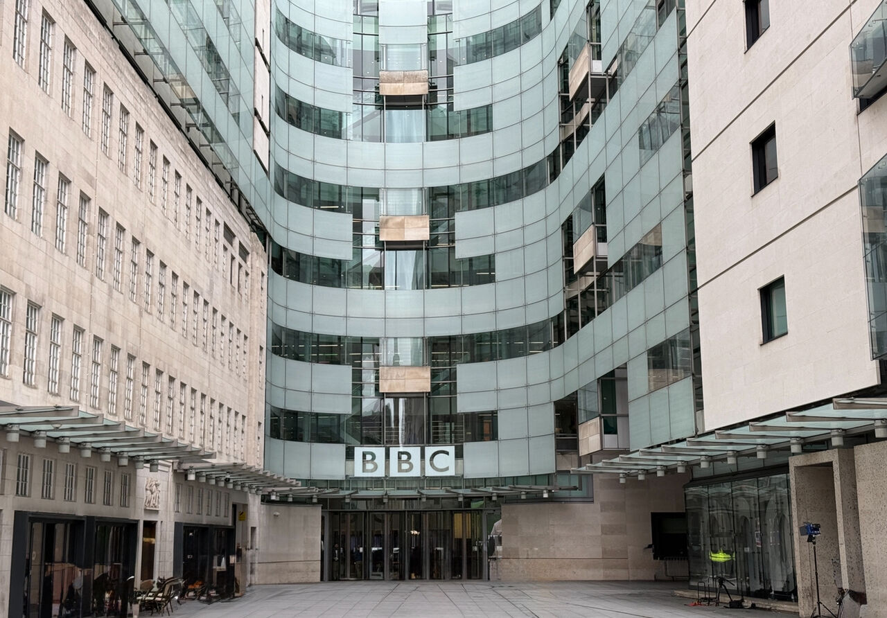 بیبیسی شمشیر را در مقابل ترامپ از رو بست؛ از پرونده «پانوراما» در دادگاه دفاع میکنیم