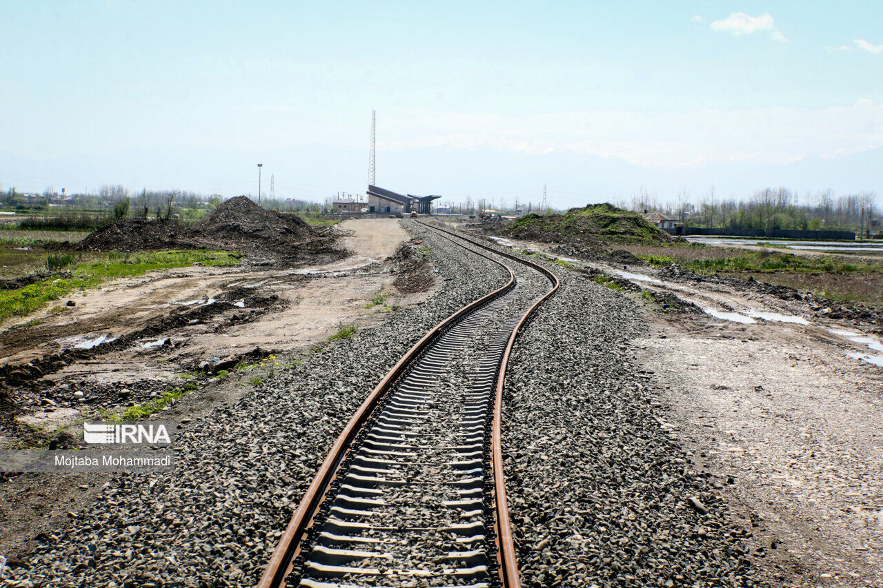 بازرس کل گیلان: مجوز دهندگان ساخت وساز در مسیر راه آهن رشت-آستارا باید پاسخگو باشند