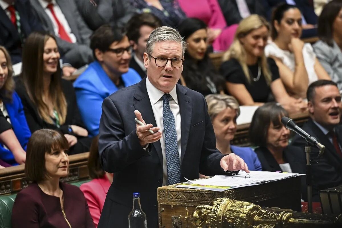 لندن تحریمهای روسیه را به زمین فوتبال کشاند/ضربالاجل استارمر برای مالک سابق چلسی