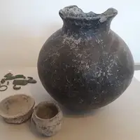 کشف خمره سفالی ۳۰۰ ساله در قزوین