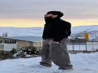 به دور از تمام جنجالهای استعلام کارت بازی؛ ماشاریپوف در حال لذت بردن از بارش برف در ایران