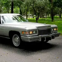 کادیلاک فلیتوود 75 مدل ۱۹۷۴، کشیدهترین سدان جهان با طول ۶٫۵ متر!