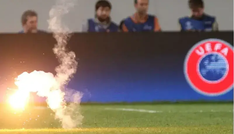 بارسا غرامت خواست؛ مجازات پرتاب مایعات مشکوک