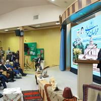 تصور اینکه فقط یک گروه حرف درست میزند و حرف دیگران نباید شنیده شود، جهل مطلق است