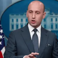 دستیار ترامپ: نفت ونزوئلا متعلق به آمریکاست