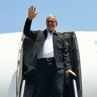 نشست پزشکیان با فرهیختگان و فعالان فرهنگی استان خراسان جنوبی