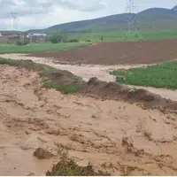 نجات کشاورز گرفتار در سیلاب روستای گرو میناب