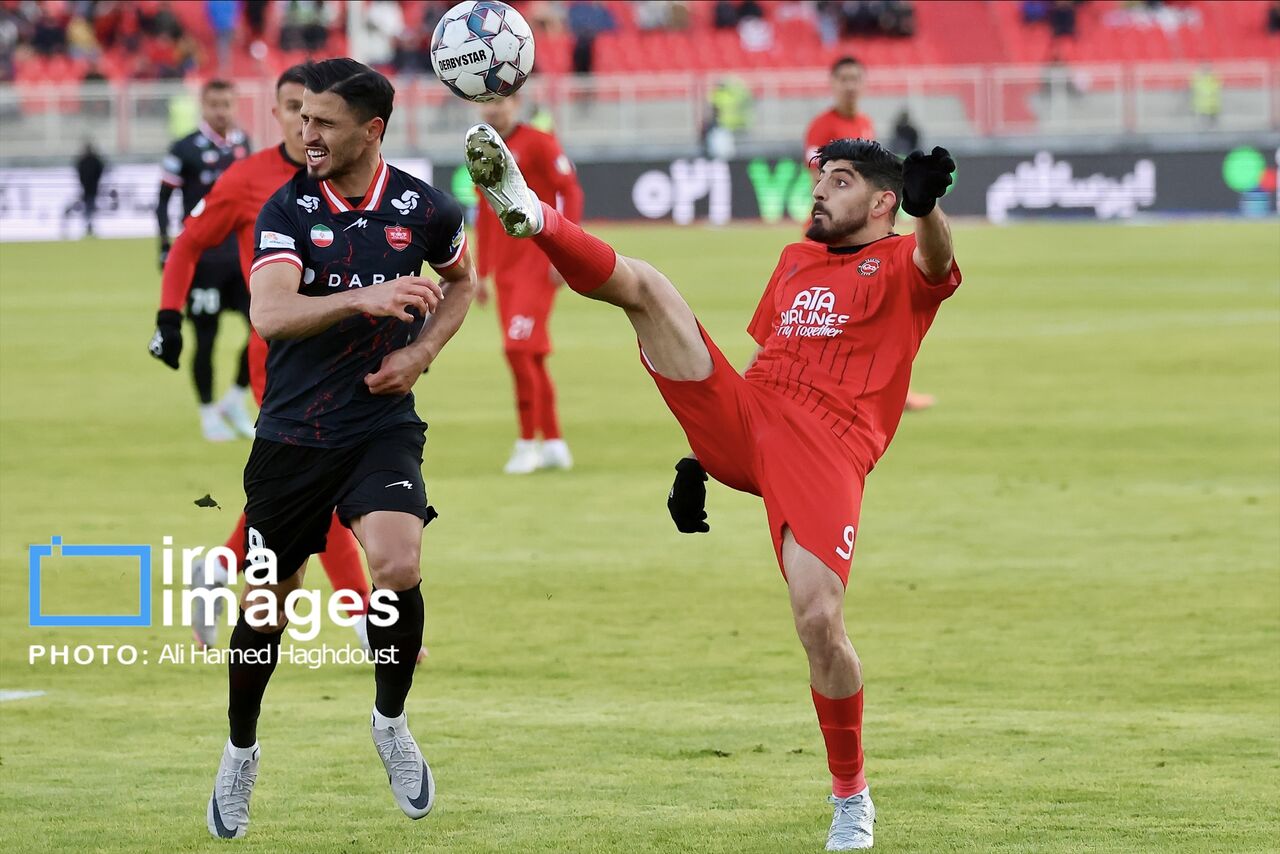 وقت قانونی؛ سوپرگل ترابی تراکتور در 90+ جبران شد؛ تراکتور یک پرسپولیس یک