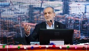 حاشیههای خواندنی دیدار پزشکیان با فعالان سیاسی؛ از تنش تا تشویق