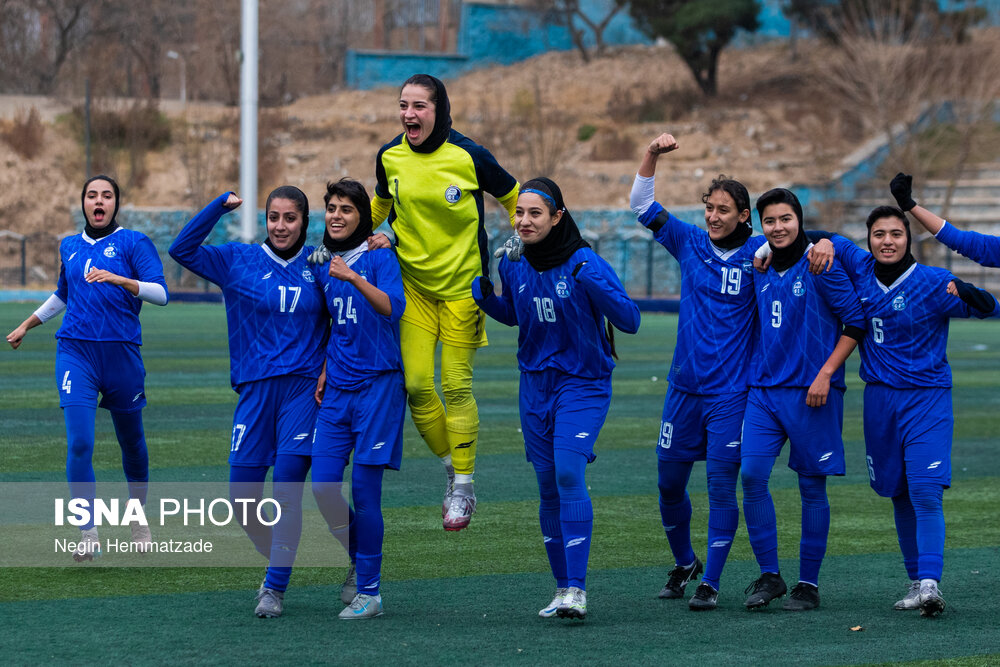 هفته نهم لیگ دسته اول فوتبال بانوان؛ استقلال - نماینده همدان