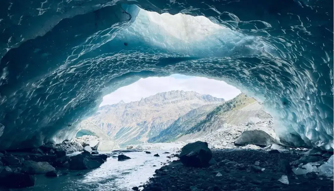 دستکم نیمی از یخچالهای طبیعی زمین تا پایان قرن ناپدید میشوند