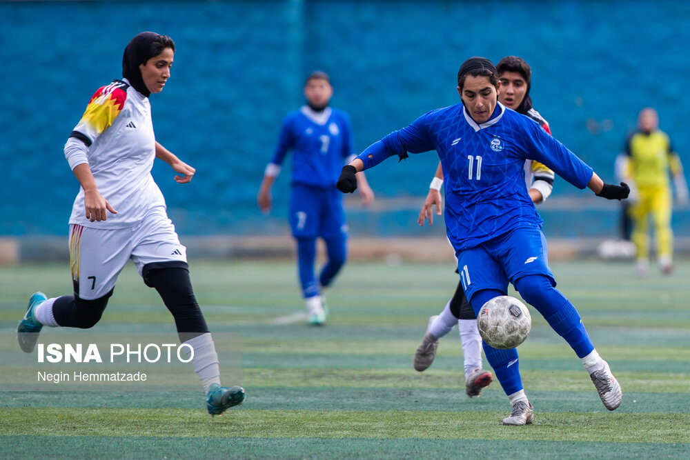 هفته نهم لیگ دسته اول فوتبال بانوان؛ استقلال - نماینده همدان