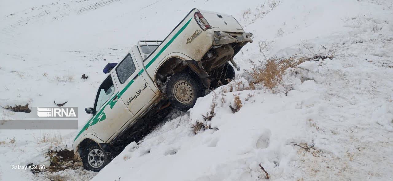 سقوط خودروی محیطبانان همدان حین تعقیب شکارچیان