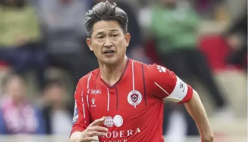 پیرمرد ۵۸ ساله ژاپنی بیخیال فوتبال نمیشود