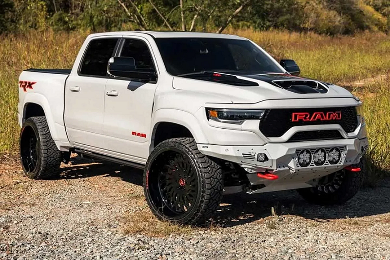 پیکاپ رم TRX با ۱۵۵۰ اسب بخار، سریعتر از لامبورگینی!