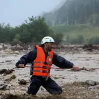 تلاش برای پیدا کردن سومین مفقودی سیل روستای سرپری